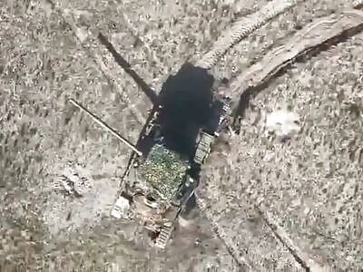 FPV finishes off the crew of a Russian tank