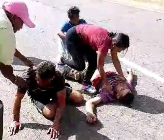 Two brothers on motorcycle crashed,one of them died on the spot 