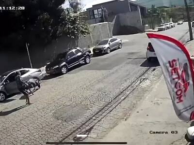 Security cameras capture the exact moment that man is murdered by thie