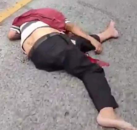 Old man crossing street crashed dead by speeding car 