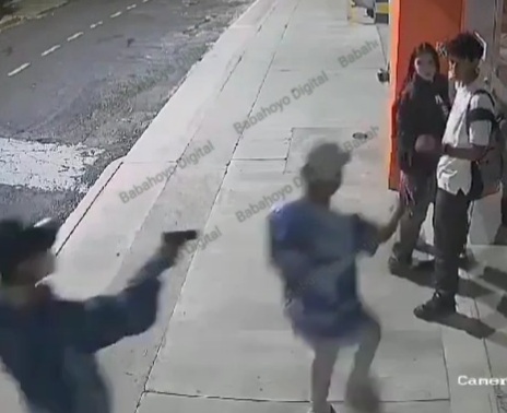 THEY DON'T EVEN RESPECT THE ROMANTIC MOMENT!!