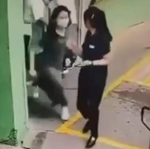 Woman Was Stabbed To Death By Another Woman (Action & Aftermath) 