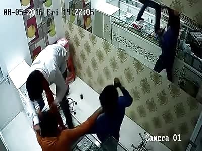 Shopkeeper Stabbed and Killed by Two Thugs During Robbery Attempt