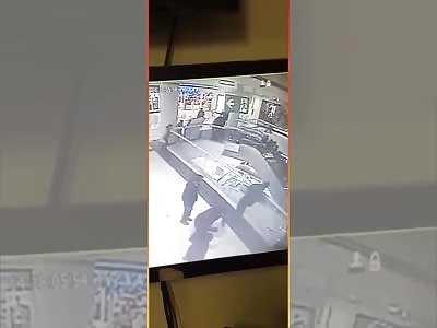 14 Year Old Boy Commits Suicide Inside a Mall After Fighting with His Girlfriend on Valentines Day