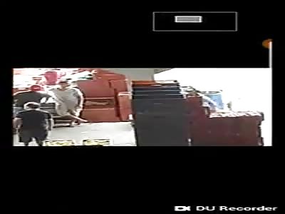 Man Gets Stabbed in the Neck in Unsuspected Attack