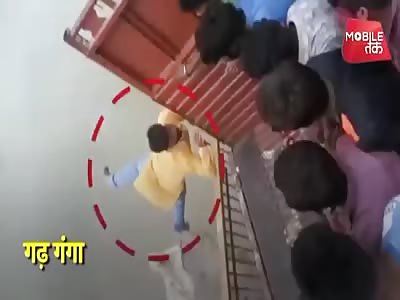 Guys Falls to River Ganges and Died During Ganesh Immersion