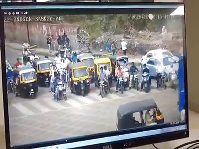 Hoarding Collapse on Top of Vehicles and People