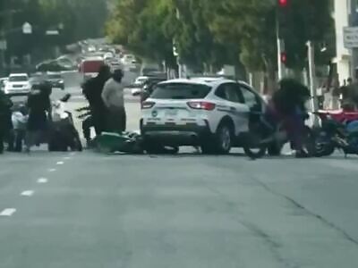 LA Bikers Attack Car.