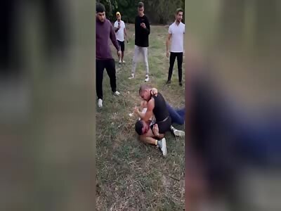 Proffesional fighter vs Big guy 