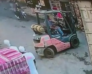 Speeding Motorcyclist fatally crashed into forklift 