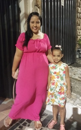 very sad, pregnant woman and her daughter run over when leaving a hosp