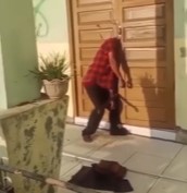 Karma at It's Finest....Thief Got His Head Stuck in Door & Died