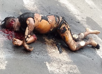 Two criminals executed and burned by rivals 