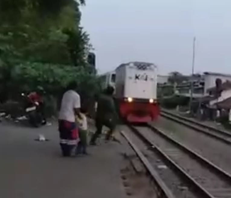 DAMN: Catching A Train To His Funeral