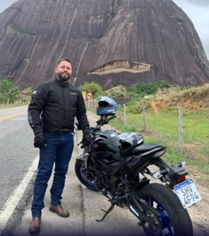 Uncensored: A Motorcyclist Died After Crashing Into A Car That Violated Traffic Rules.