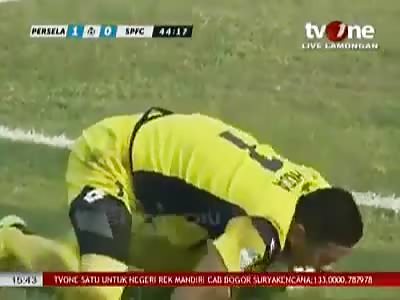 Goalkeeper dies after clash during match 