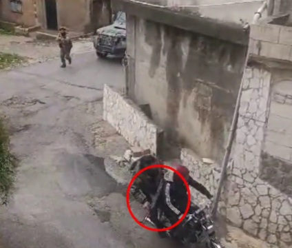 Confrontation between Rebels and Regime Soldiers 