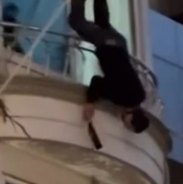 Crazy Fuck Slices Throat And Falls to His Death