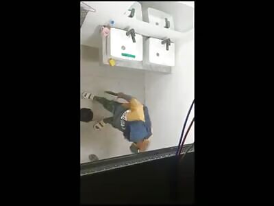 Chinese scammers in Myanmar torturing A foreigner 