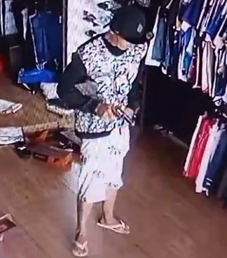 Moronic Thief Accidentally Shoots Himself With Own Gun