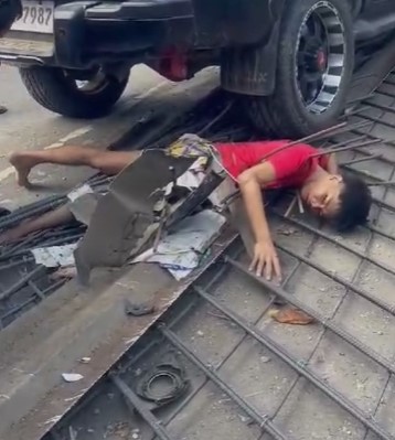 man was trapped between the rebars