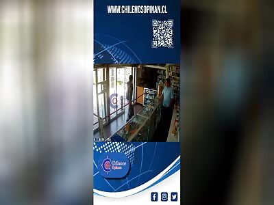 Pharmacy owner resists armed robbery with a knife and prevails