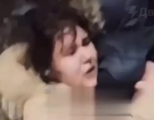 Chick Gets Her Bone Cracked with Hammer by Drug Dealer.