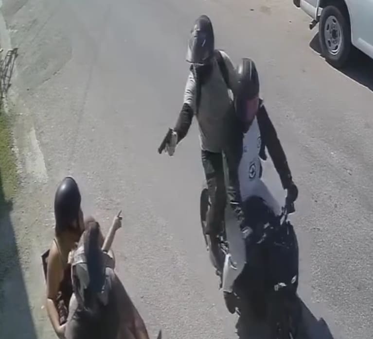 Man Gunned Down In Front Of His Granddaughter 