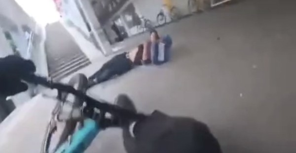 Chinese cyclist fucked a man