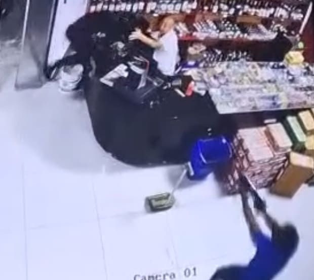 Security Guard Foils Armed Robbery Killing Two