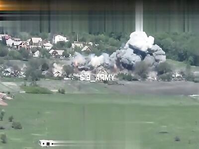 Russian airstrike blows up AFU in Pokrovsk.