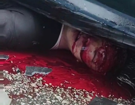 Motorcyclist crashed dead under speeding ca