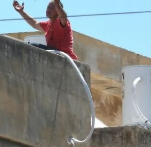 Bat Yam Man Suspected of Stabbing His Wife Jumps to His Death