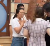 Chinese girl flashed her boobs during the fight