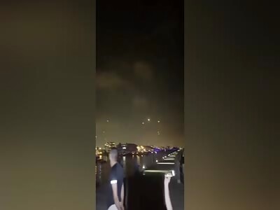 Iranian missile hits targets in Tel Aviv