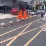 Chinese Man Self-Immolates in Front of Government Center