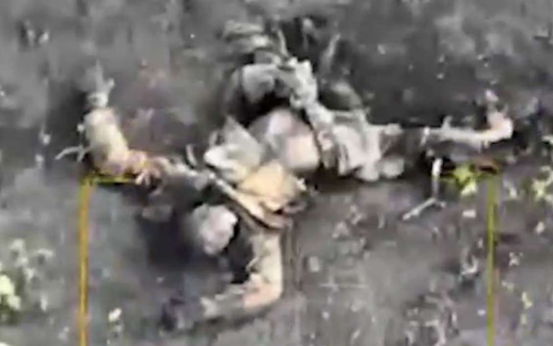 Dead hohols everywhere after a failed assault -11