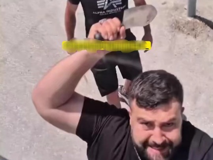 Trucker attacked by two angry car driver holding meat cleaver 