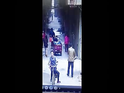 Man Robs Miniskirt Off Girl's Butt In Broad Daylight