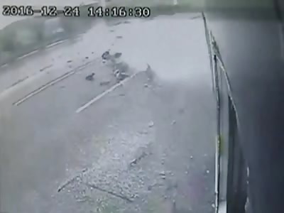 Car Crashes Into Bus Killing One in Soutwest China