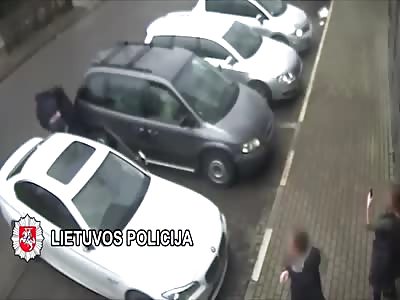 Men With Iron Bar Attack Rival Armed With Machete