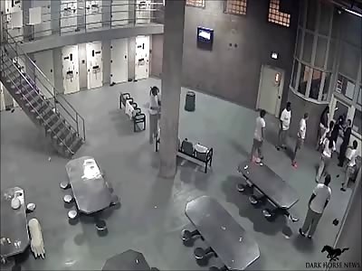 Surrounded: Sheriff's Officers Brutally Assaulted By Inmates At Cook County Jail In Chicago