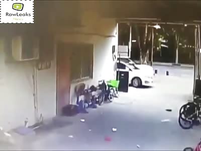 Another woman driver that escaped from the kitchen - Car Crash