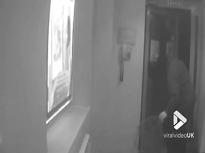 Criminal blows up ATM to steal money