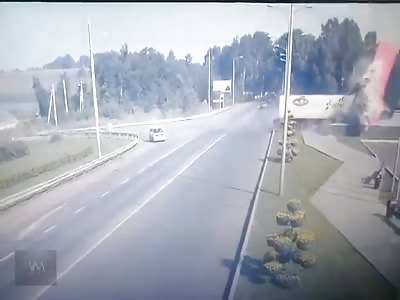 Shocking Big Truck Accident 