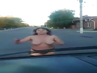 TOPLESS WOMEN LOOKING FOR LOVE