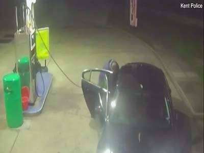 Two arsonists set fire to a taxi in a petrol station in Hythe