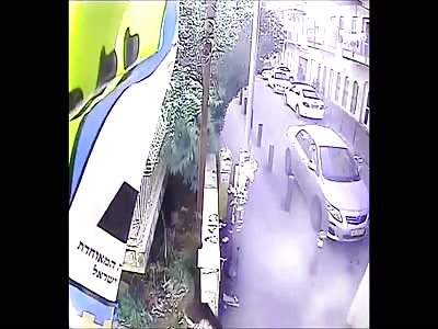 Brave Jewish Girlâ€™s Reaction Scares Away pedophile Attacker