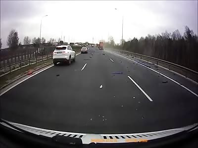 [Poland] Semi rams emergency stopped LCV, miraculously everyone surviv