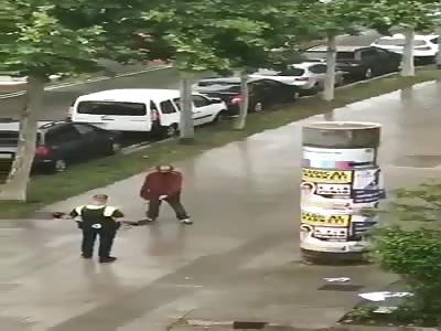 crazy man holding big knife arrested by police